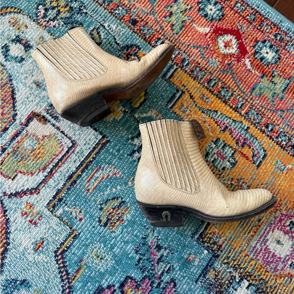 Denver cowboy boots women’s